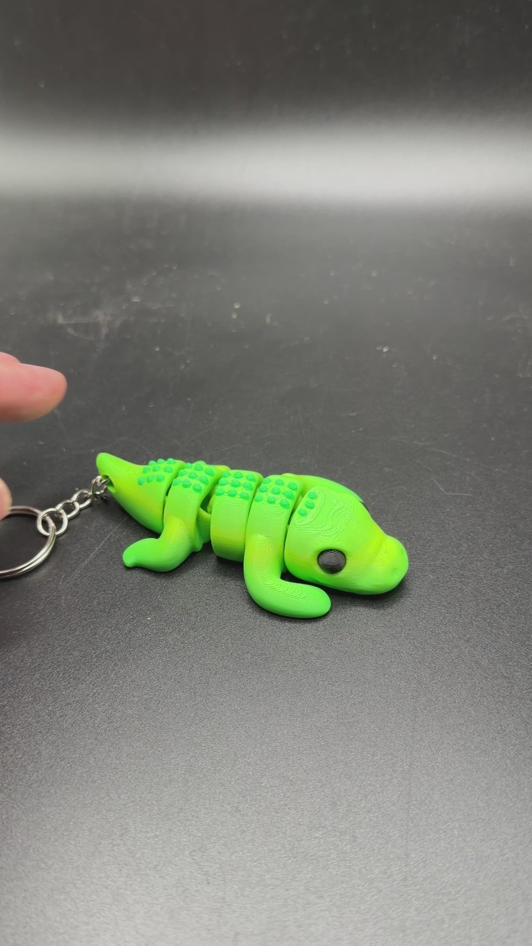 Articulated crocodile keychain reptile fidget toy accessory